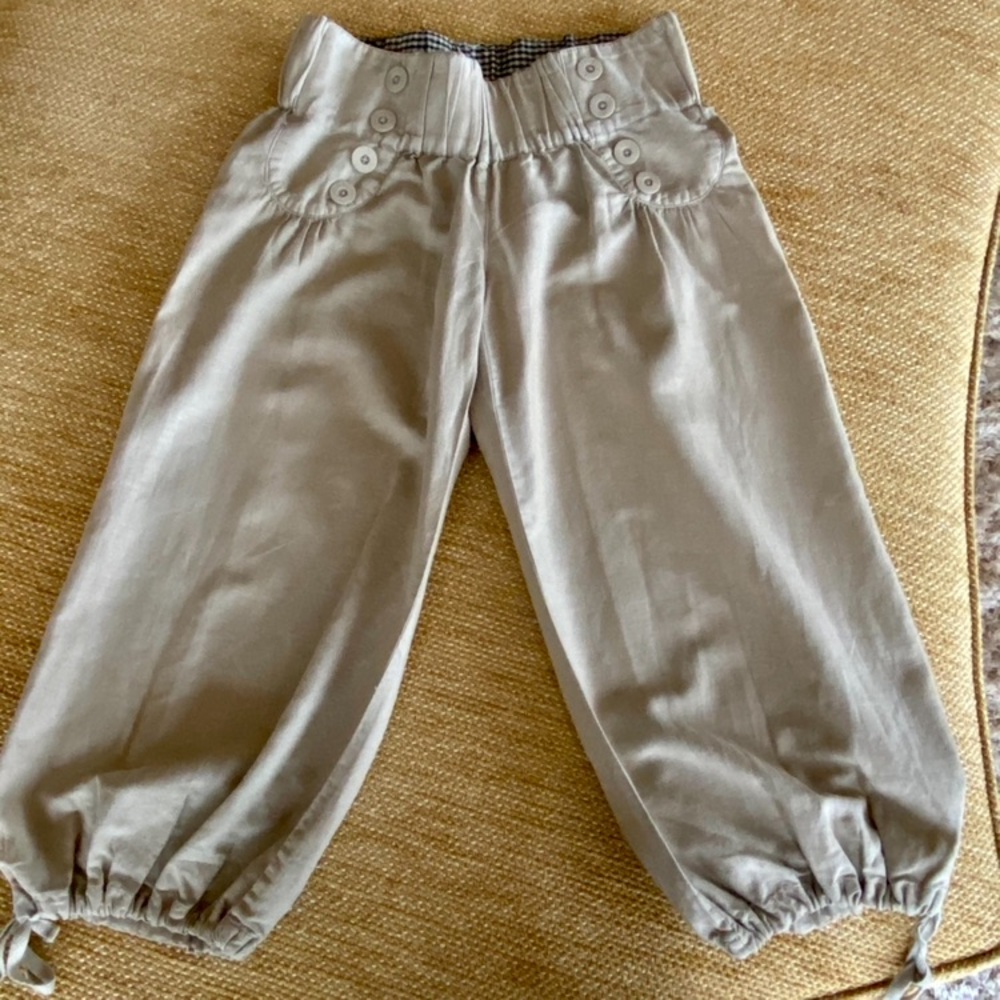 LUX. Urban Outfitters , Casual Tan Cropped Knickerbockers. Super ‘British’ look